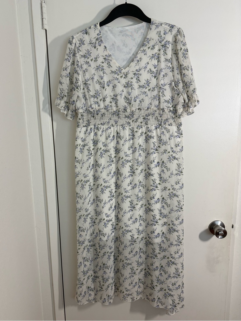 Women's Cream Floral V-Neck Midi Dress